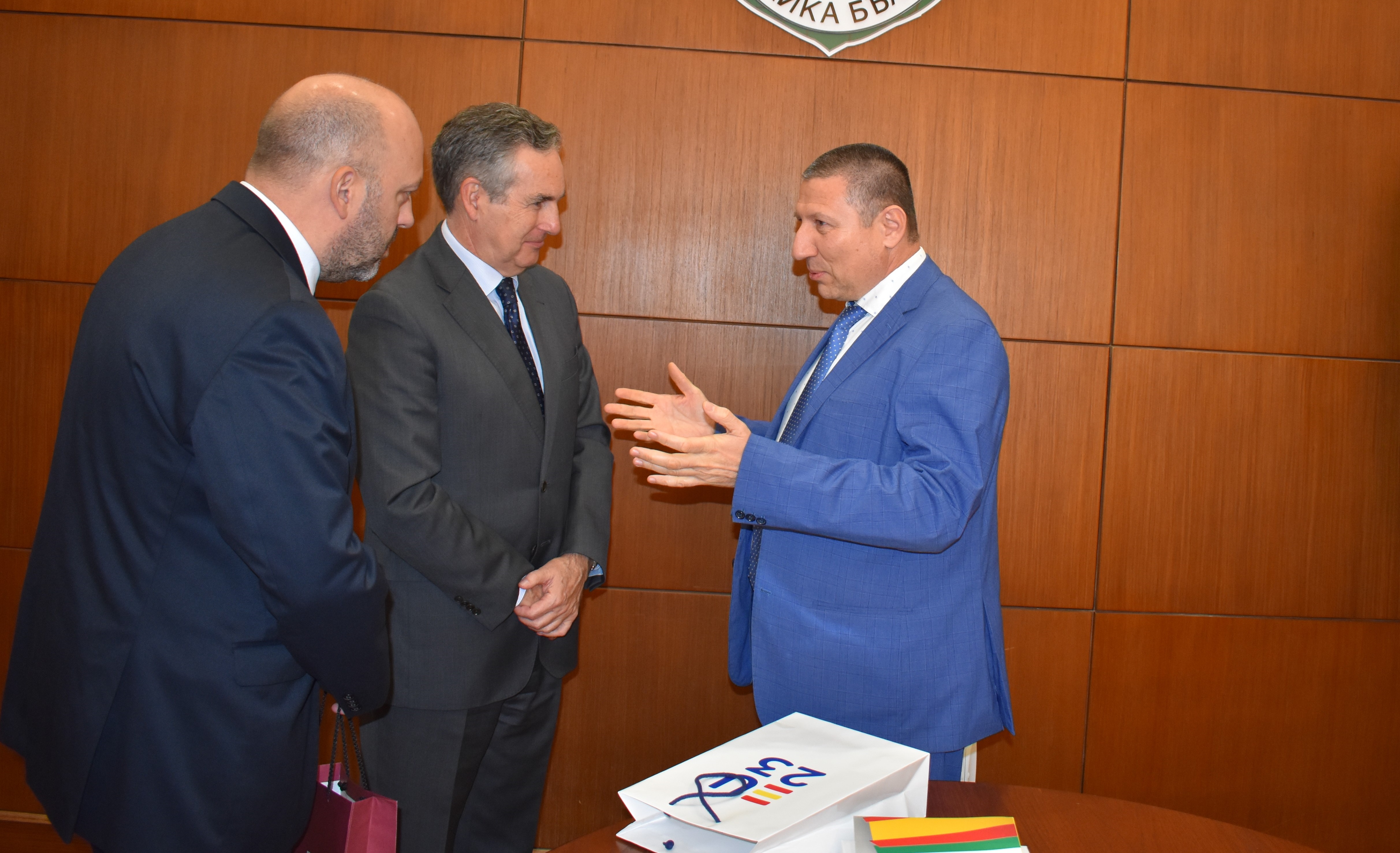 Сарафов на среща с посланика на Испания