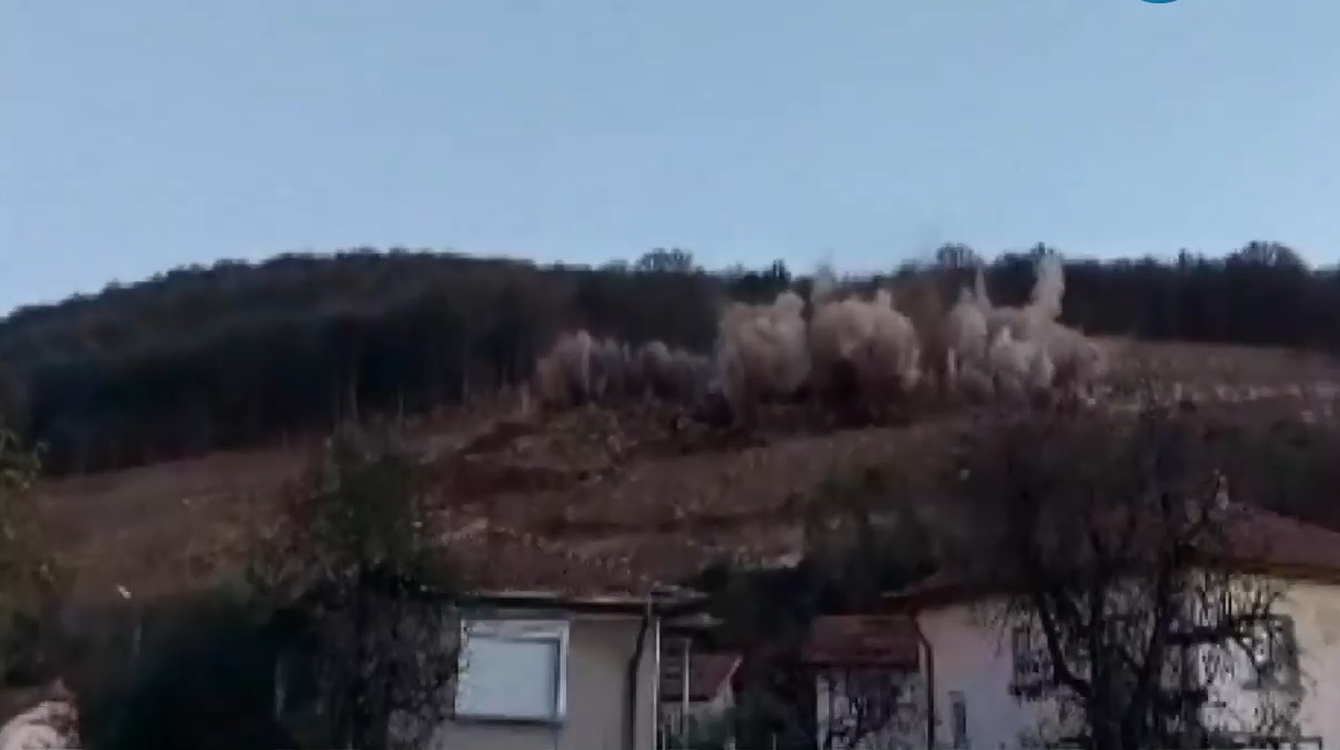 АПИ нареди проверка на взривовете край Ребърково, изпълнителят ще плаща щетите