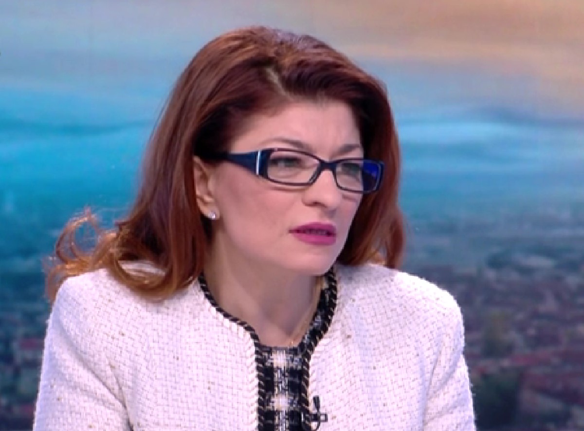 Атанасова: Протестът на футболните фенове трябваше да бъде забранен