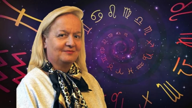 Алена с три нови книги за астрологичната 2024 г.