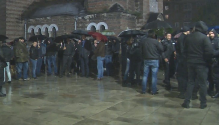 Полицаи се събраха на протест - настояват, че не са превишили правата си при размириците в София