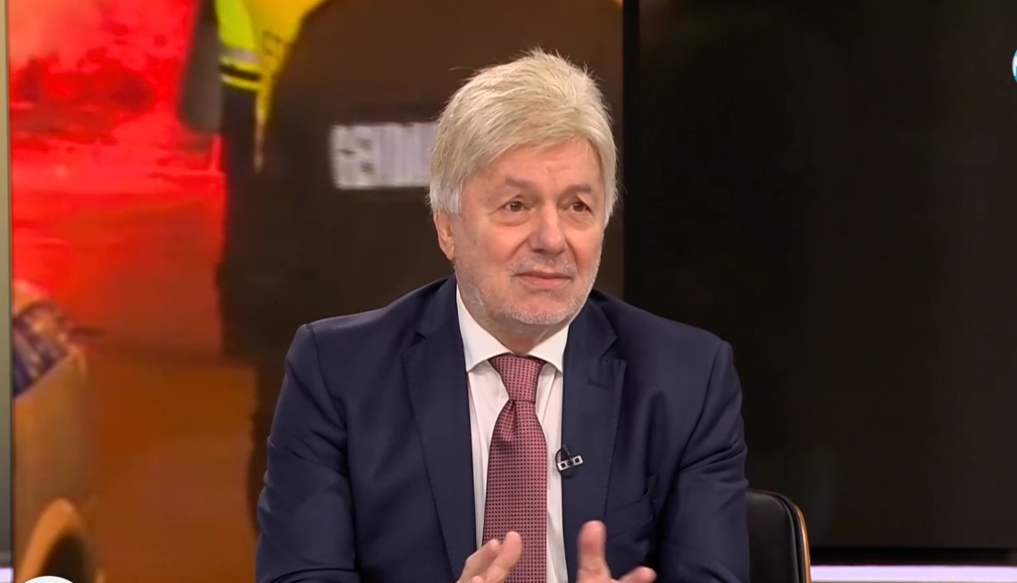 Валентин Михов: Всички политици започнаха да разбират от футбол в един ден