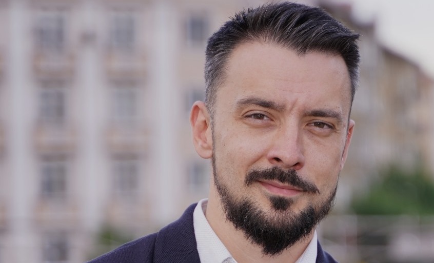 Кристиян Шкварек: Състезанието е кой ще се дистанцира повече от сглобката