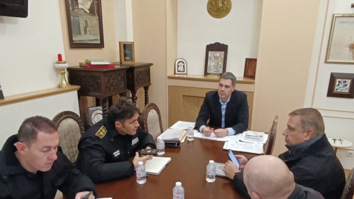 Три автобуса и автомобили са закъсали по пътя Бургас- Малко Търново
