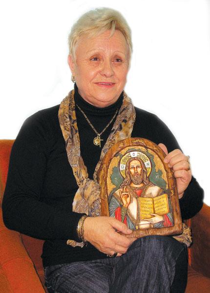 Ясновидката Соня Щерева от Горна Оряховица, която е тъща на Данаил Веселинов, помощник капитан на отвлечения кораб в Червено море:     Похитените ще се завърнат живи и здрави до Нова година