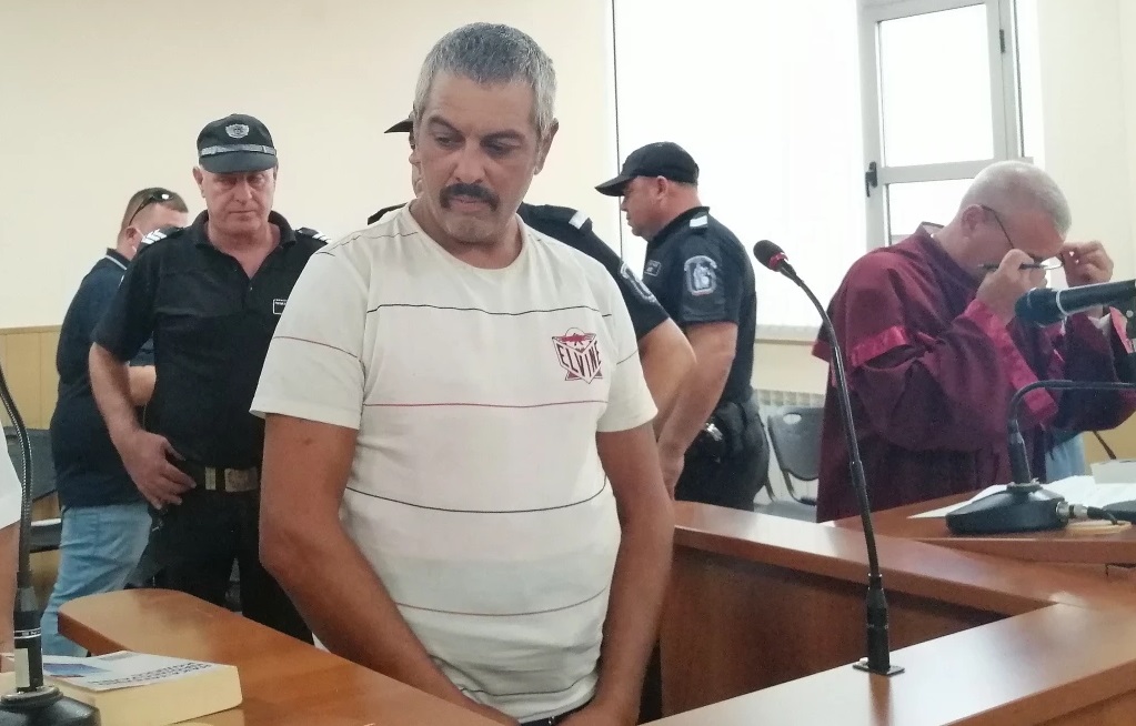 Дават на съд мъж, застрелял трима заради имот