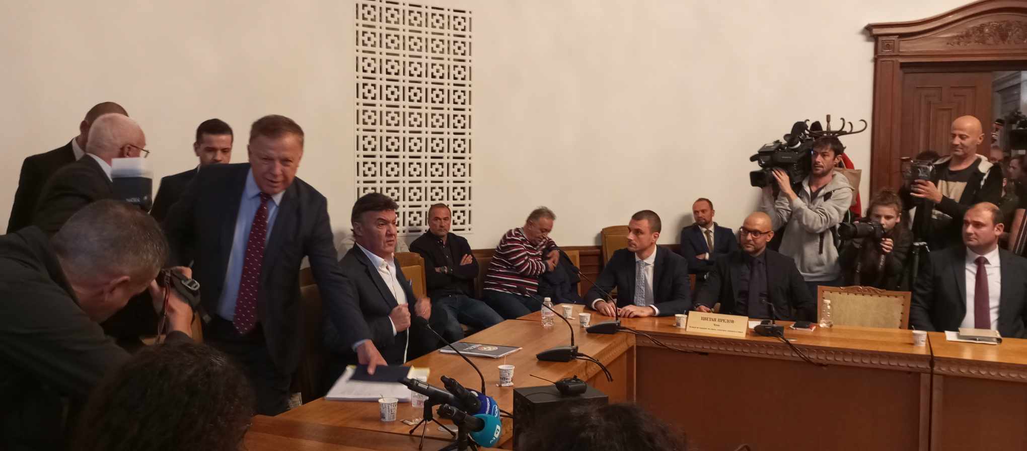 Изслушват Борислав Михайлов в парламентарната комисия за младежта и спорта (НА ЖИВО)