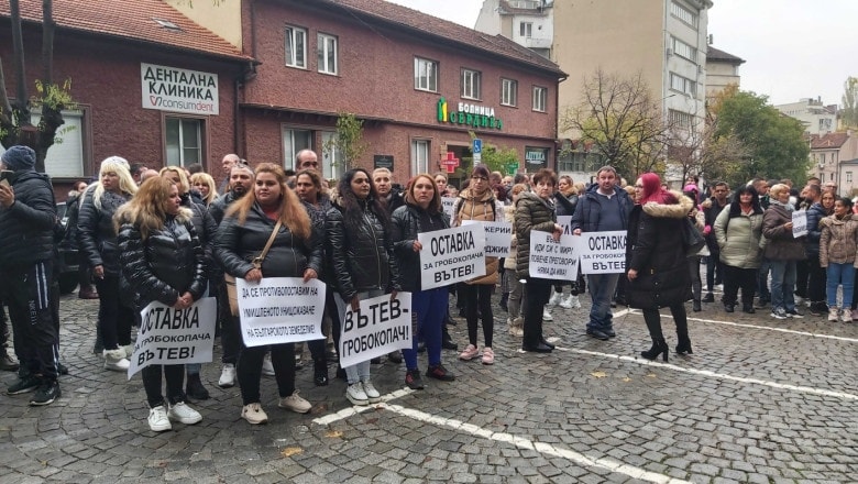 Земеделци и животновъди протестират в София, искат оставката на ресорния министър