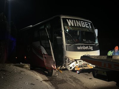 След катастрофата с 16 деца: Шофьорът на автобуса вероятно е починал преди инцидента