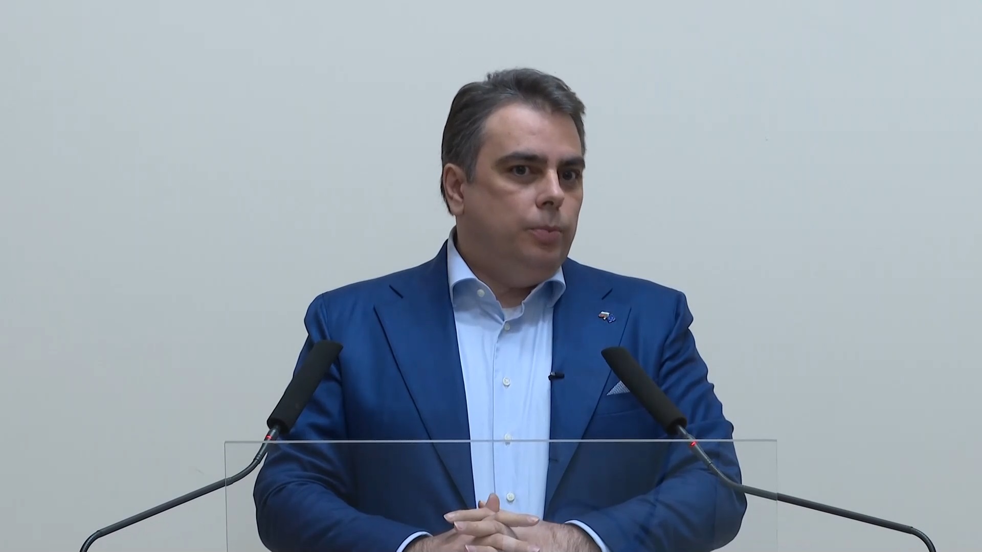 Асен Василев: В бюджета няма член, с който да се продават държавни земи