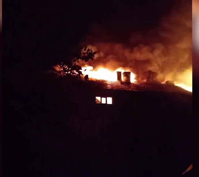 Пожар остави 24 семейства на улицата в Стара Загора