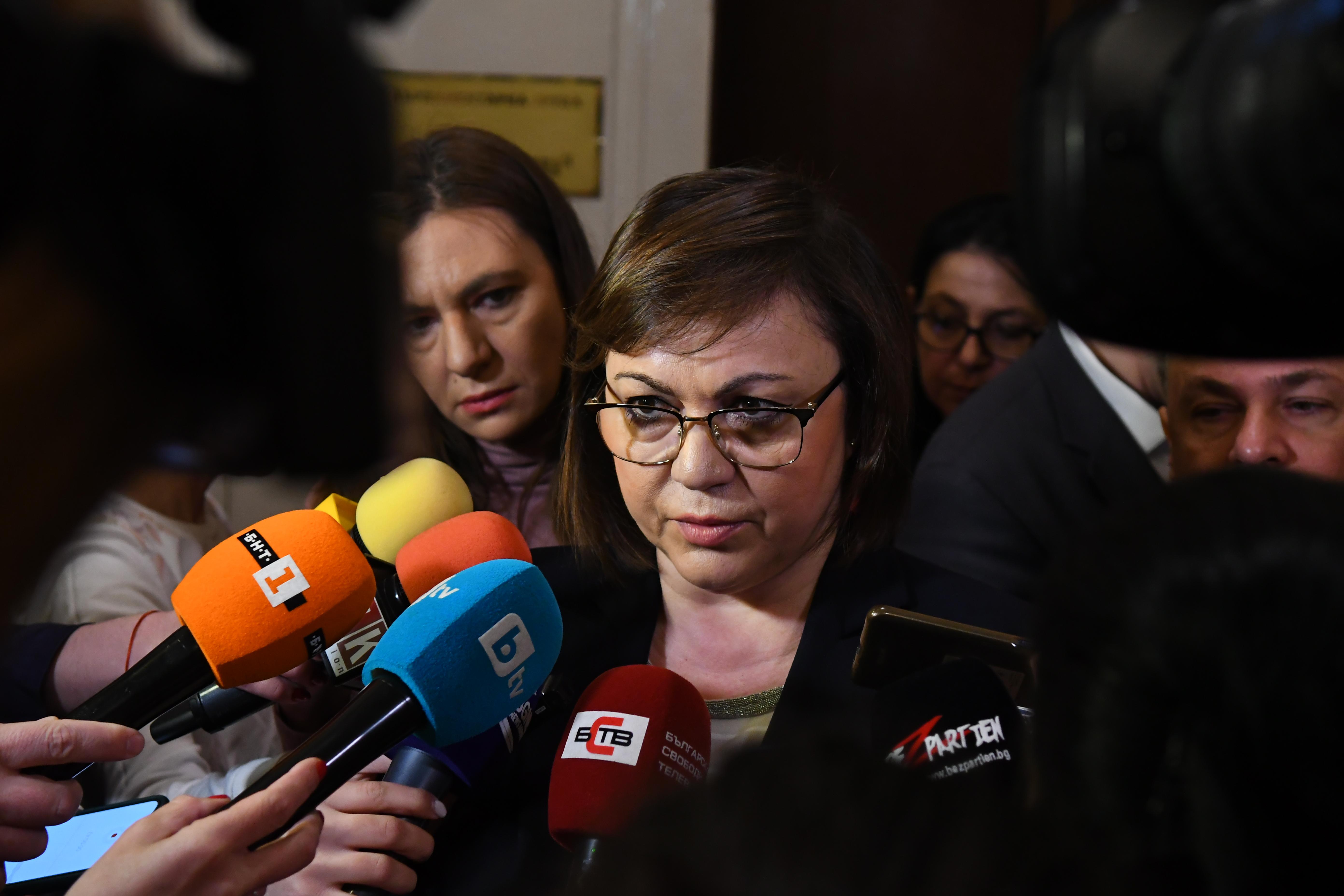 Нинова: Няма как БСП да бъде параван