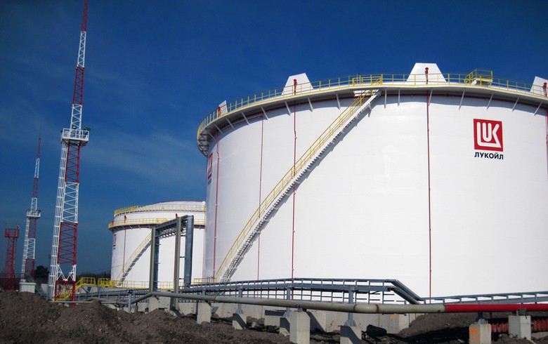 "Лукойл" планира продажба на рафинерията в Бургас