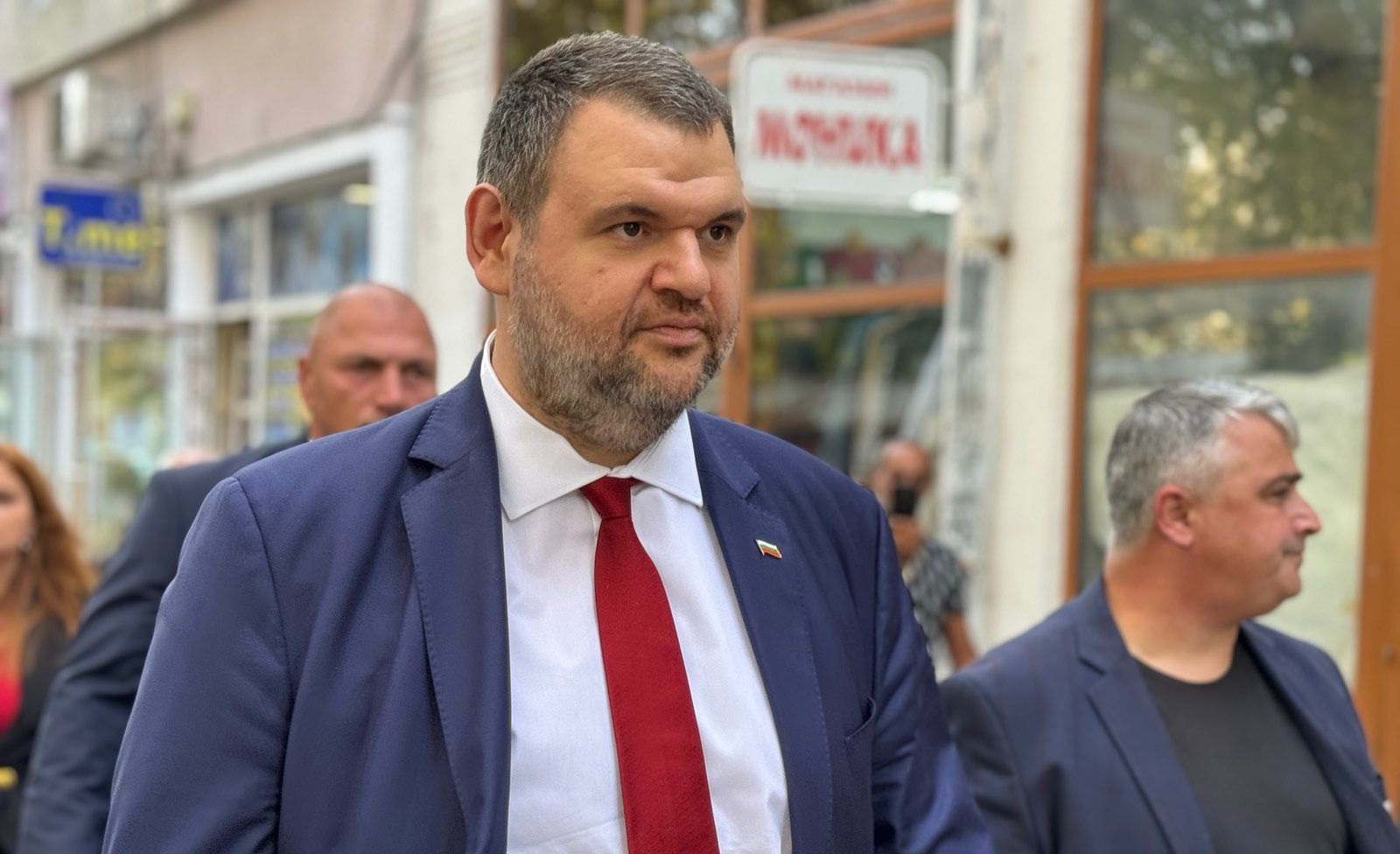 Пеевски: Доверието на хората се печели, като работиш за тях