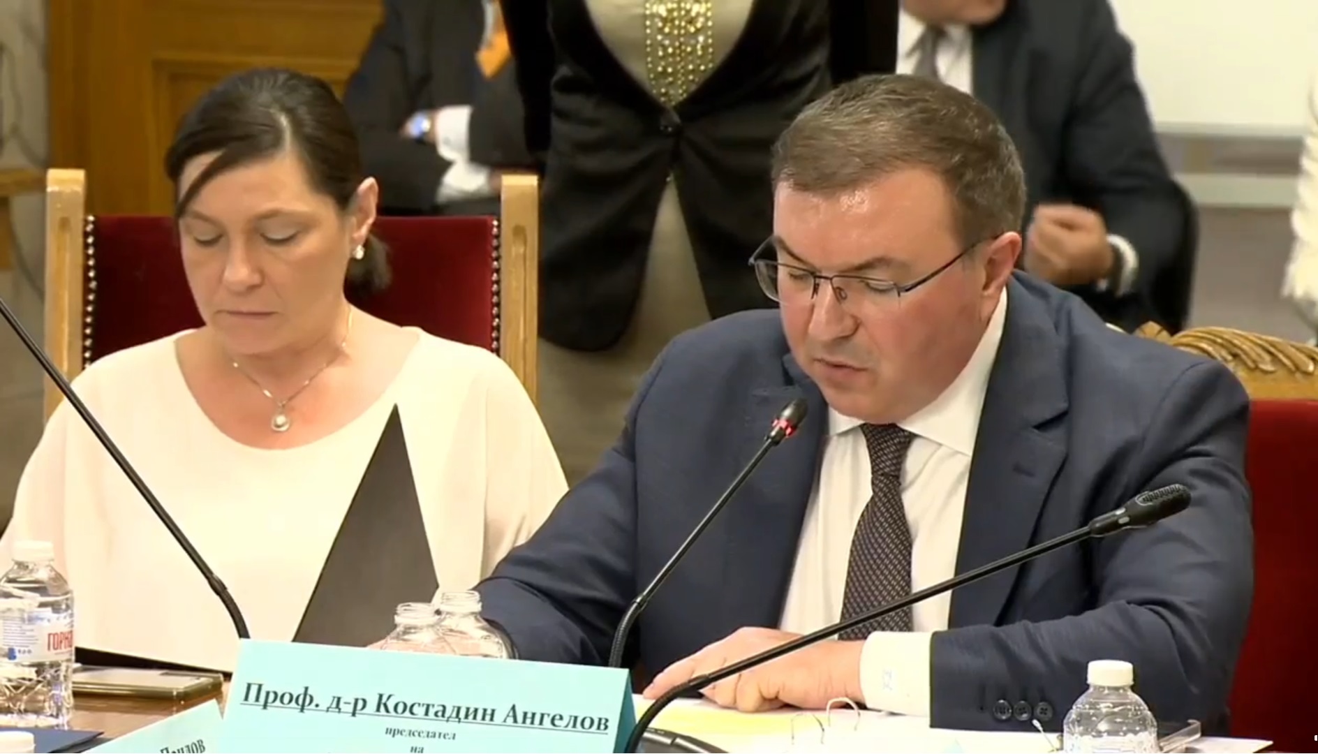 Здравната комисия: Министър Хинков да отмени освобождаването на директора на „Пирогов“