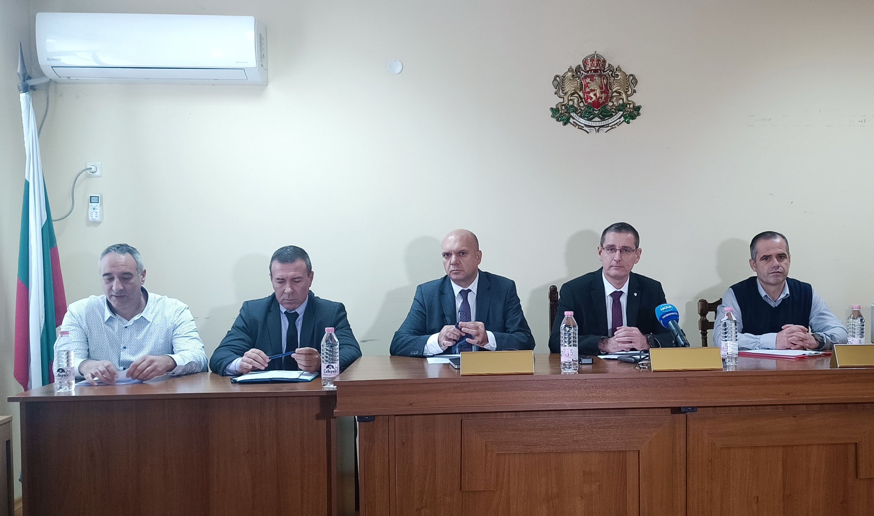 Разбиха група, специализирана в трафик на българи и нелегални мигранти