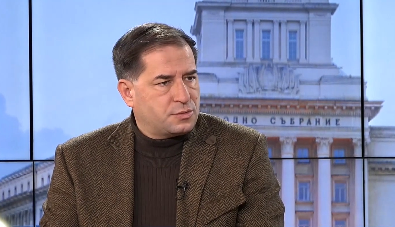 Доц. Борислав Цеков: След две години ще се види, че промените в Конституцията не подобряват качеството на правосъдието