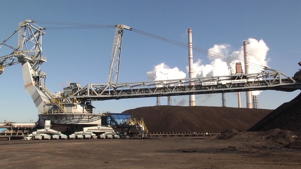 Работници от "Мини Марица изток" излязоха на протест