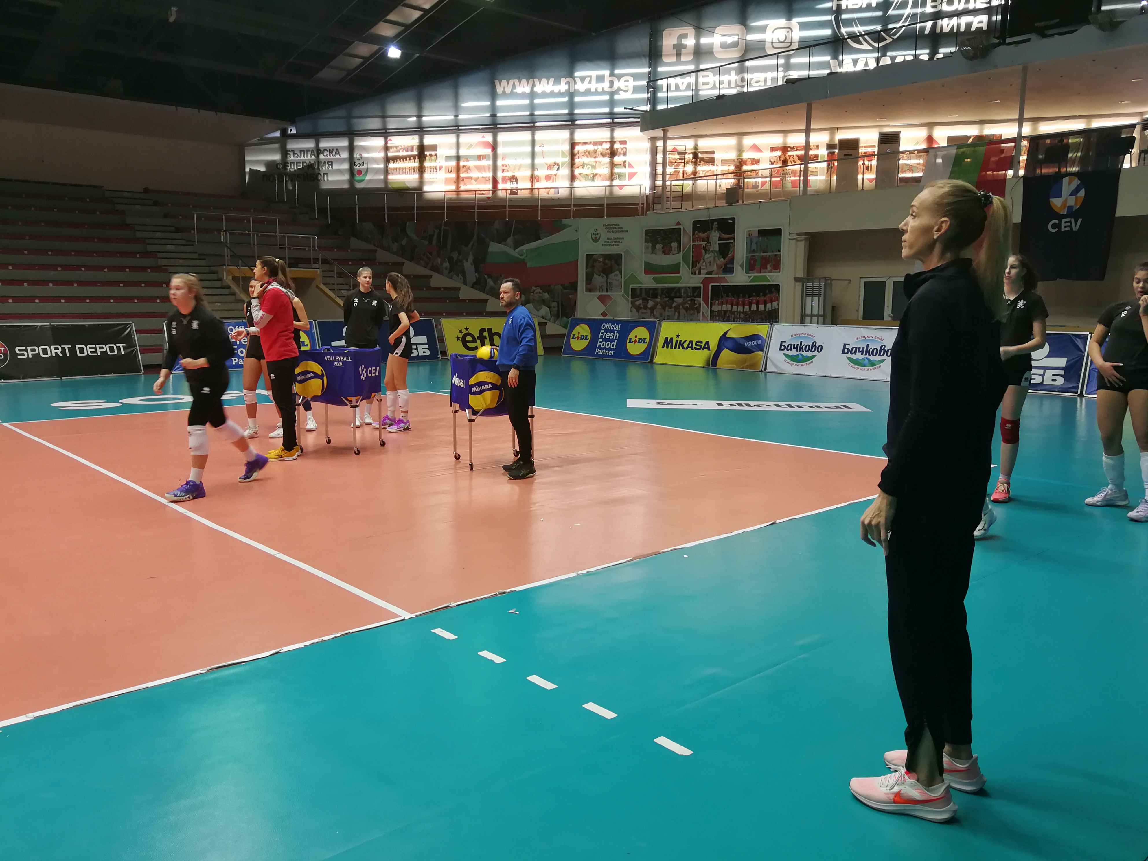 Първа тренировка за Тони Зетова с националния отбор по волейбол за жени под 18 години