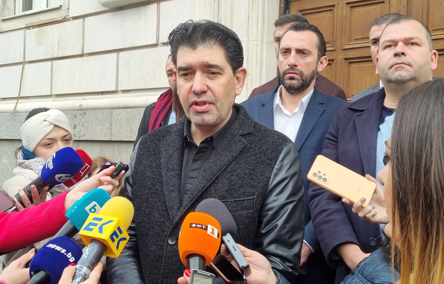 Иван Таков: Да спрем унищожаването на паметта с протест довечера на Паметника на Съветската армия