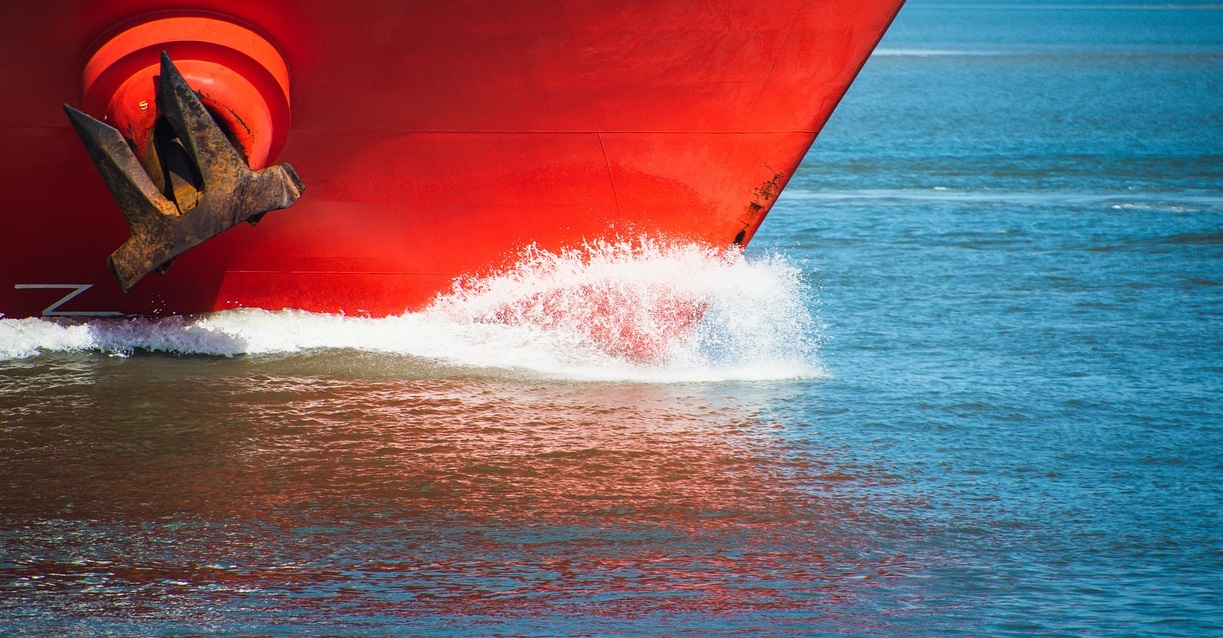 Рибарски кораб аварира на порт Балчик