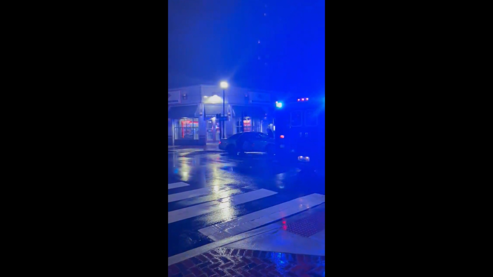 Кола се вряза в джип от кортежа на Джо Байдън (ВИДЕО)