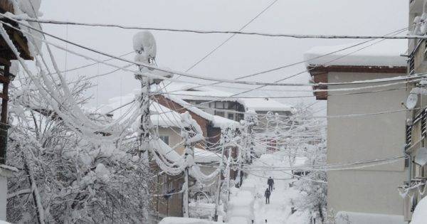 Няколко населени места в Кюстендилско все още са без ток