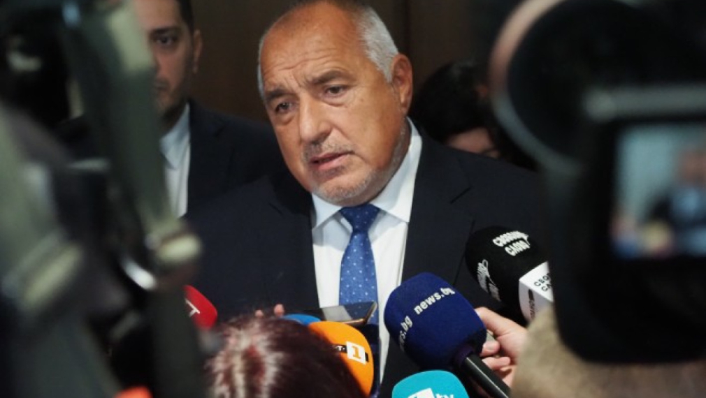 С бой и гласуване приемат всичко в парламента