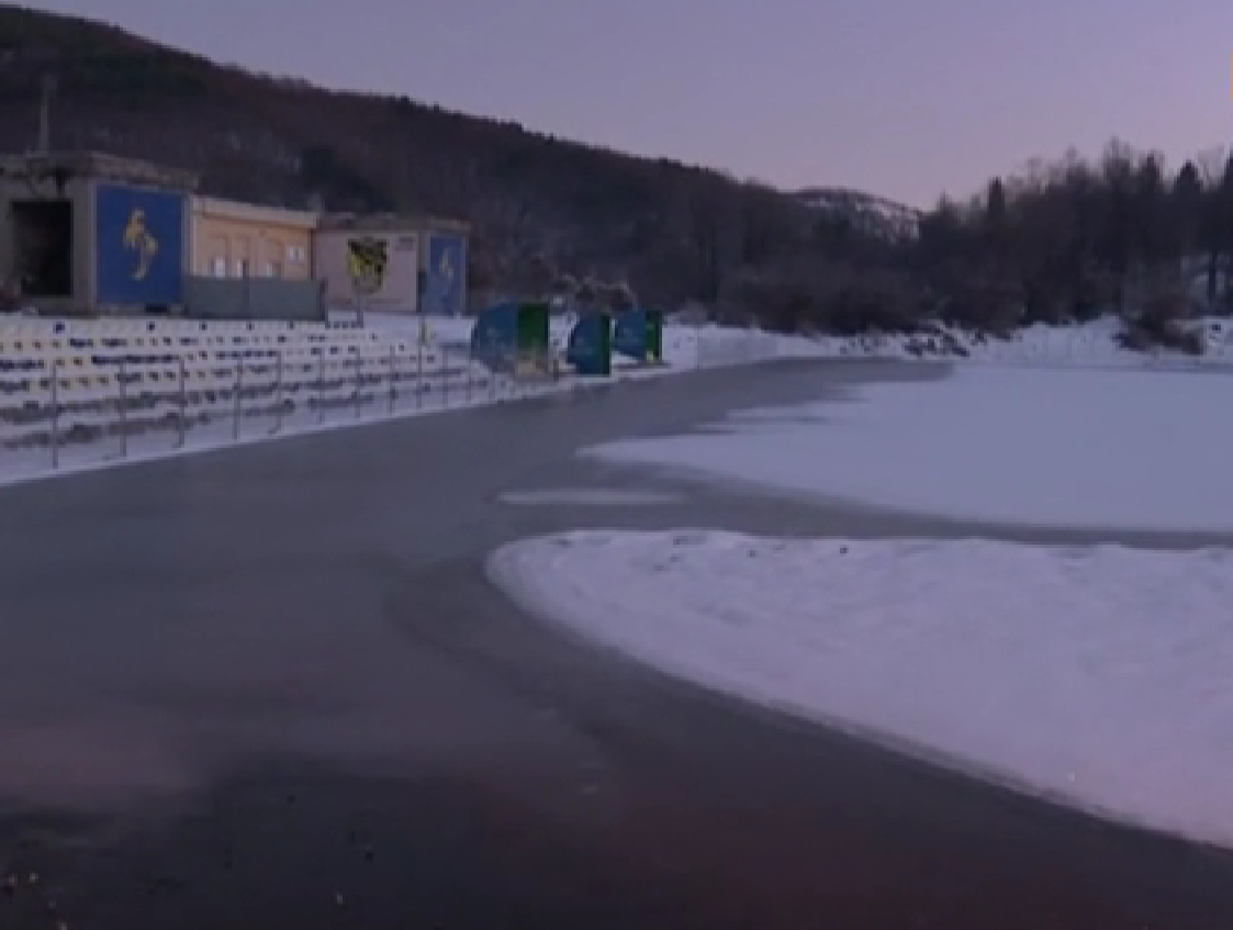 Във Владая къщи и улици наводнени, стадионът под вода