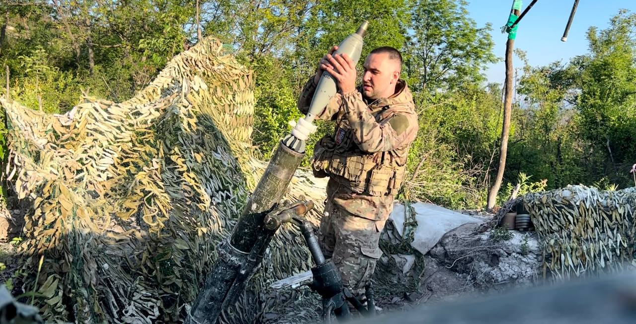 МО на Русия: Самоходното оръдие "Акация" унищожи опорен пункт на ВСУ в Купянско направление