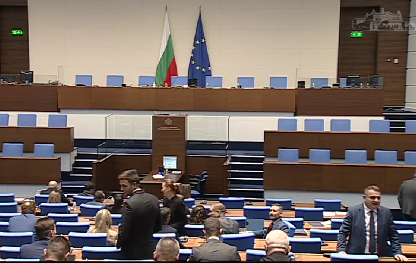 ИТН и "Възраждане" напуснаха залата преди промените в конституцията (ВИДЕО)