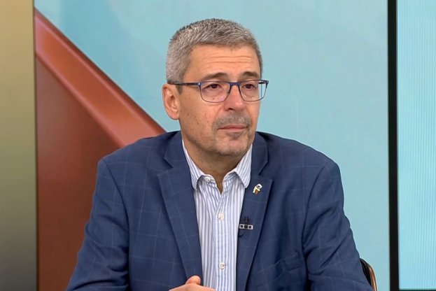 Проф. Илко Гетов: Хартиени рецепти ще могат да издават и след 1 април лекари, които не практикуват в лечебно заведение