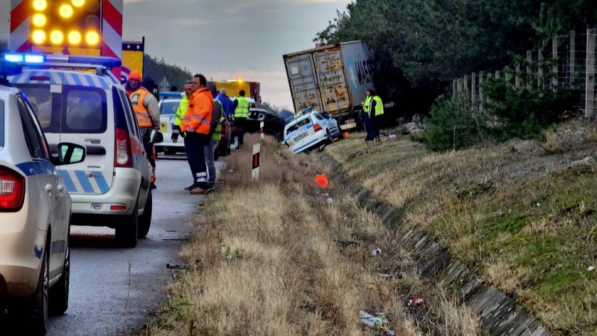Мъж е с ампутиран крак, след като беше пометен от ТИР на магистрала "Тракия"