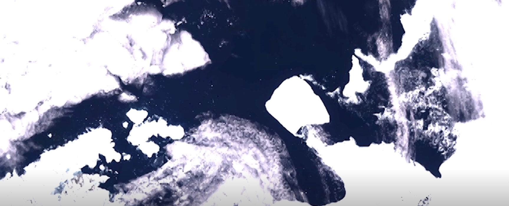 Камера засне най-големия айсберг в света