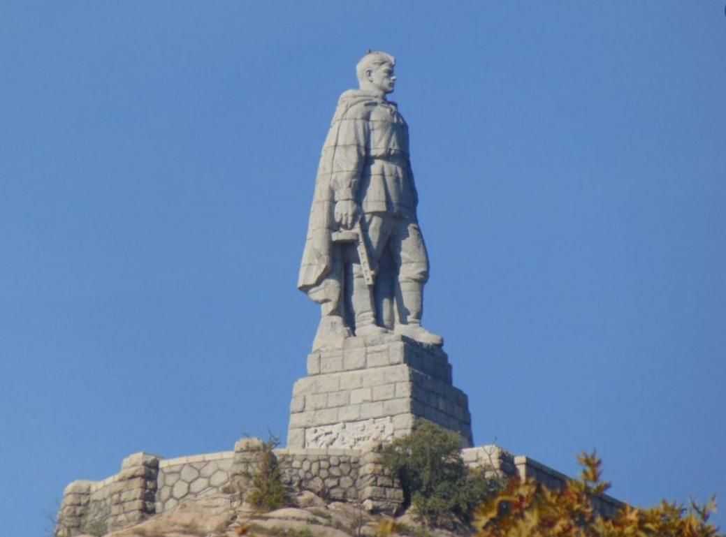 И в дневния ред на Пловдив влиза премахването на паметника „Альоша“?