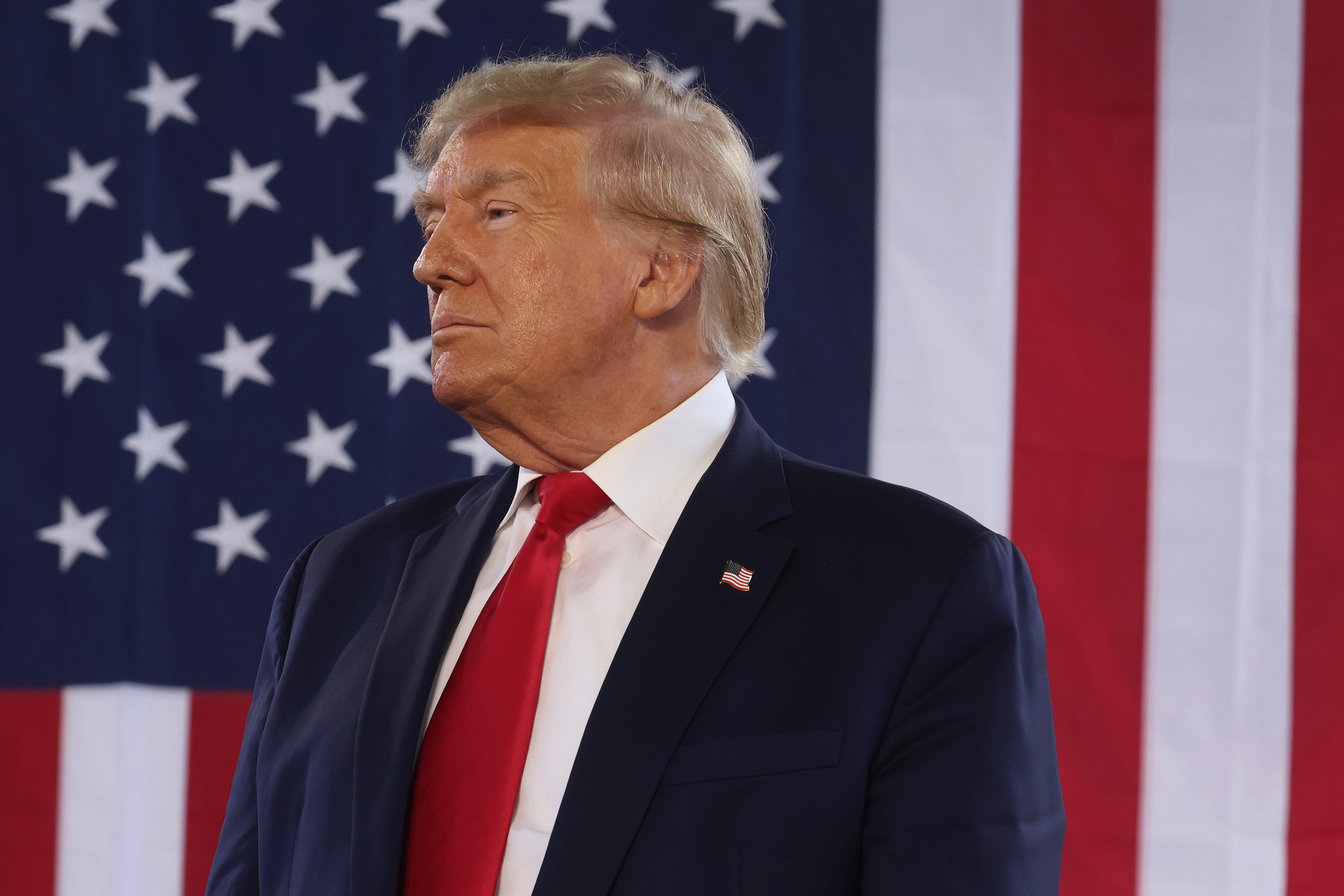 Съдът в Мичиган пусна Тръмп на първичните избори