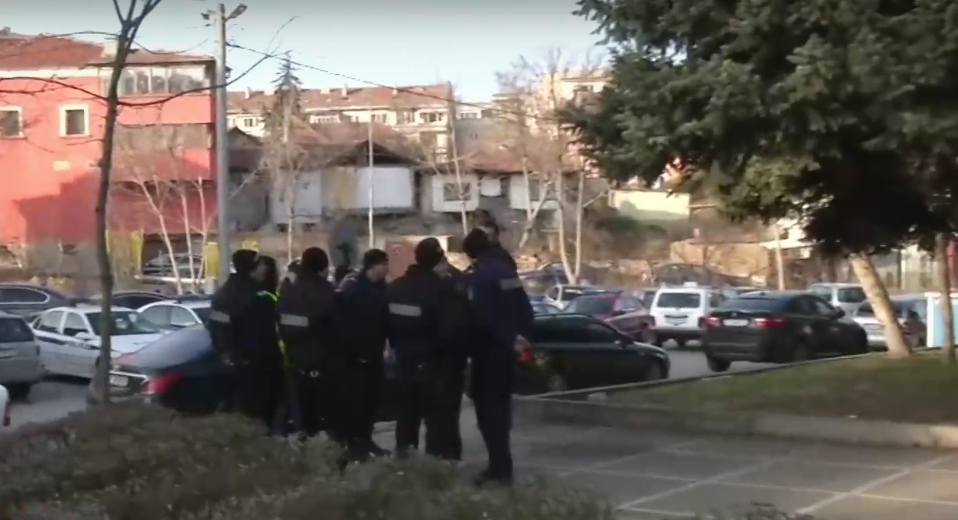 Напрежение между две фамилии в квартал на Горна Оряховица