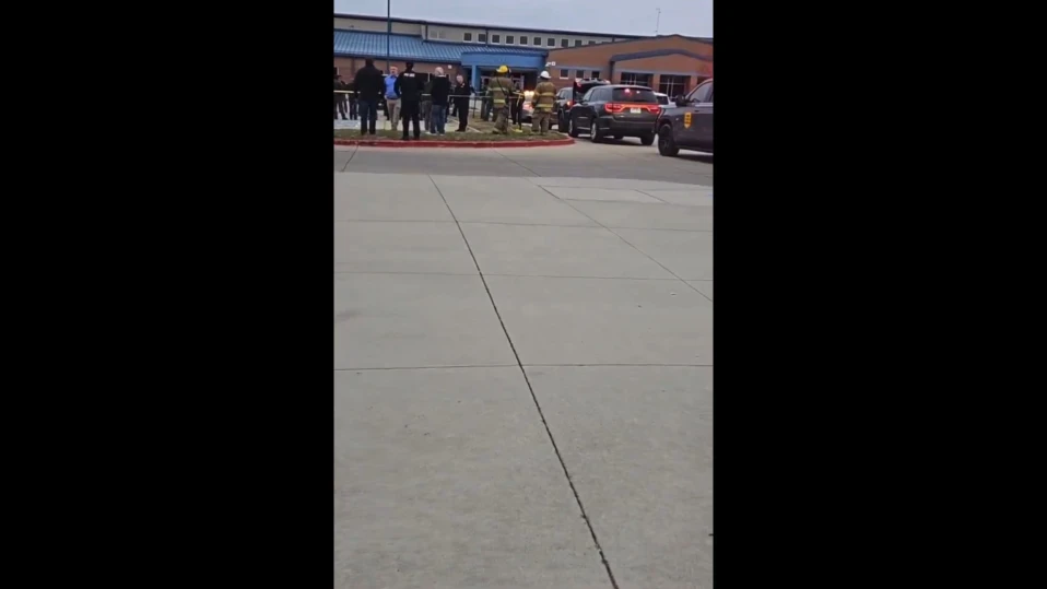 Стрелба в гимназия в американския щат Айова (ВИДЕО)