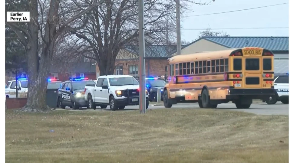 Стрелецът от училището в щата Айова се е самоубил (ВИДЕО)