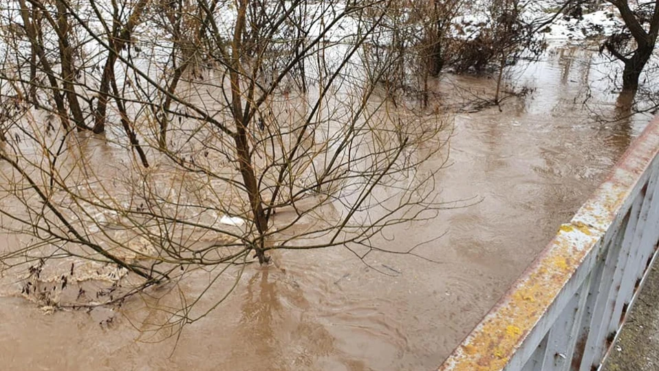 Великобритания е засегната от наводнения след проливни дъждове