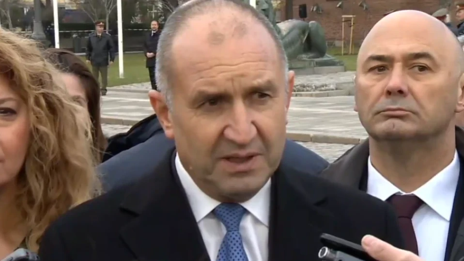 Радев: Ще сезирам Конституционния съд за бруталното и некомпетентно посегателство върху Конституцията