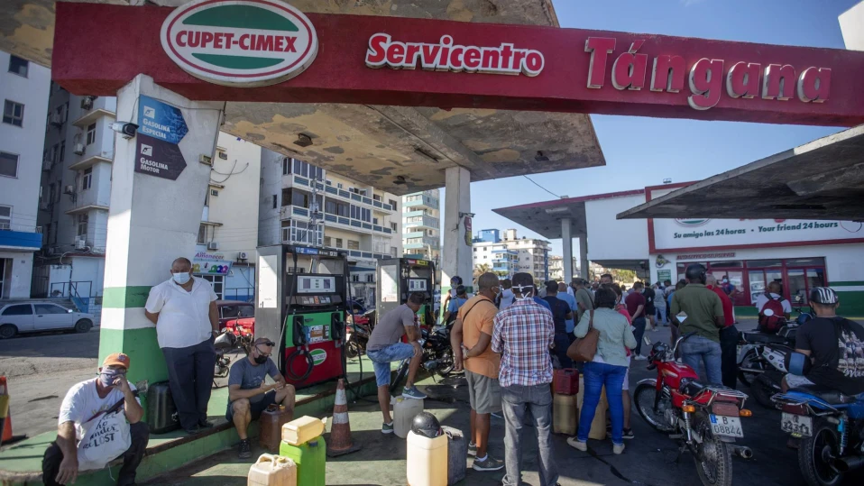 Куба обяви повишение с 500% на цената на горивата