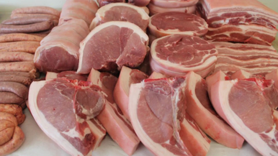 Албания забрани вноса на свинско месо от Северна Македония