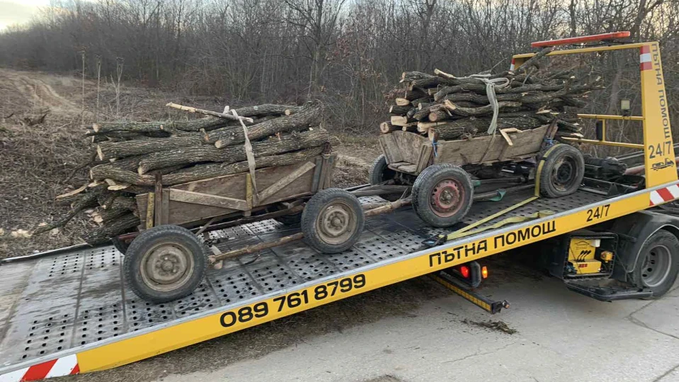 Горски конфискуваха 10 коли и 74 каруци