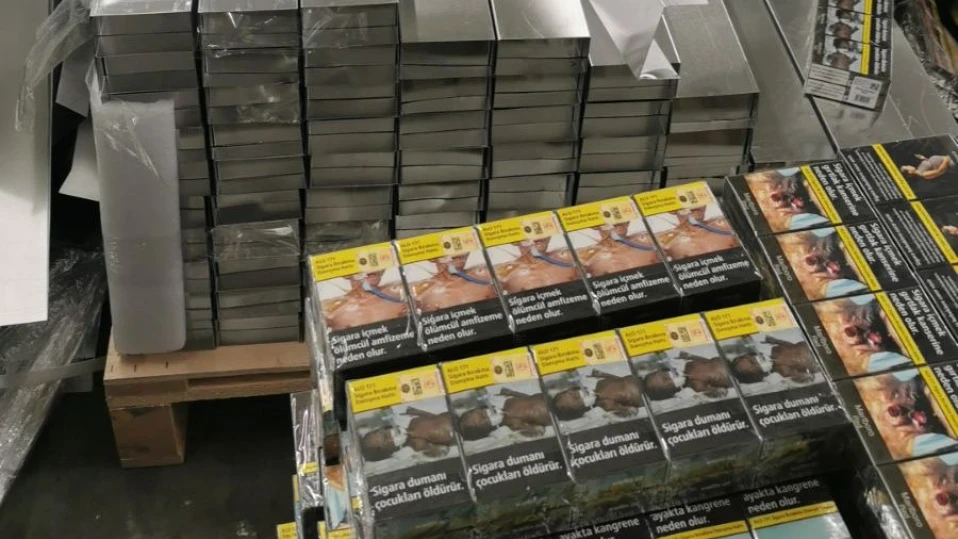 Откриха близо 460 000 къса контрабандни цигари в метални профили на "Капитан Андреево"