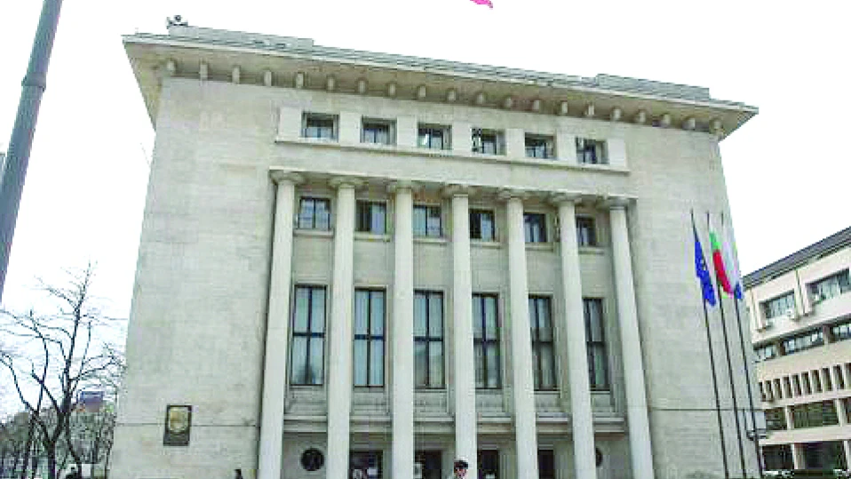 Война между областен управител и общински съветници в Бургас