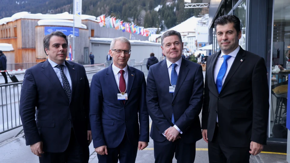 Денков в Давос: Работим България да влезе в еврозоната на 1 януари 2025 г.