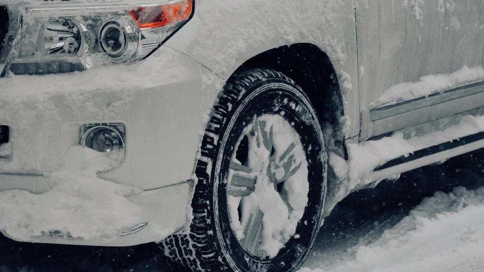 АПИ: От утре зимата пак идва - не тръгвайте на път без зимни гуми