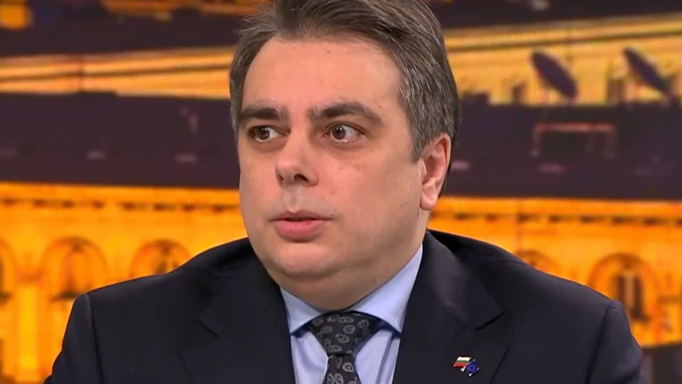 Асен Василев: Няма никакъв риск въвеждането на еврото да повиши цените