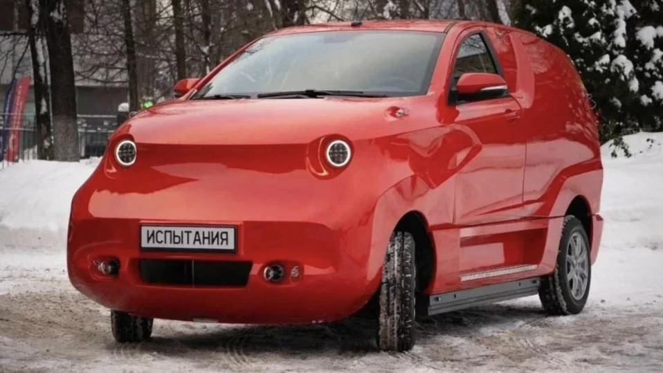 Руска кола на ток събира негативи